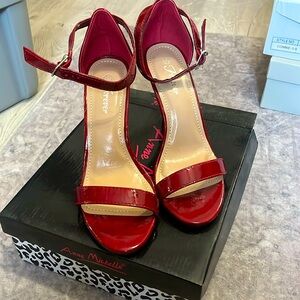 Beautiful rich red color. Unfortunately they do not fit me. Never worn